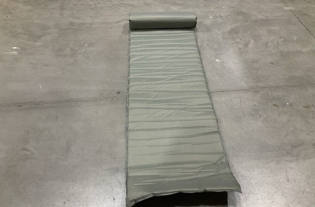 GENUINE US MILITARY ARMY GREEN SELF-INFLATING SLEEPING MATS. DURABLE MADE IN USA