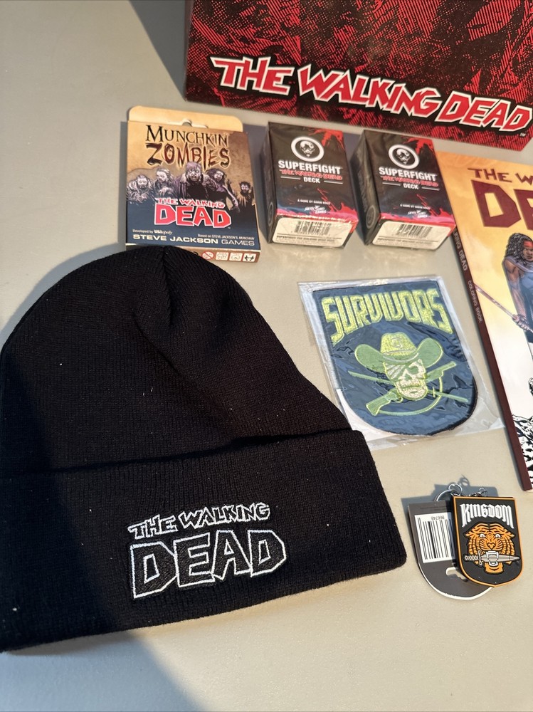 Walking Dead TWD skybound convention Lot Enamel Pin Keychains patch +++ (B2)