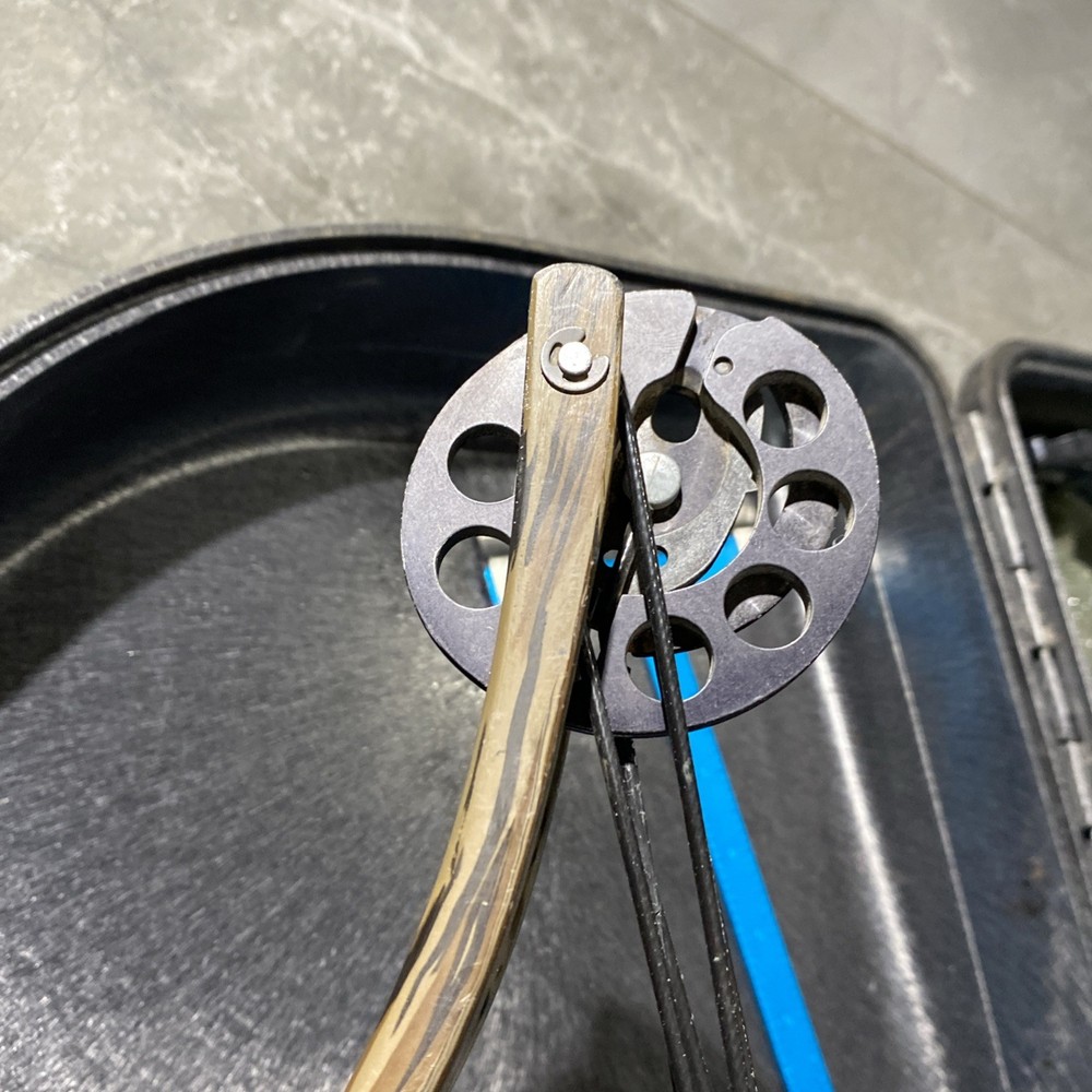 3pc Browning Mirage 3D Bear First Strike w/ Case Compound Bow Archery *NO STRING