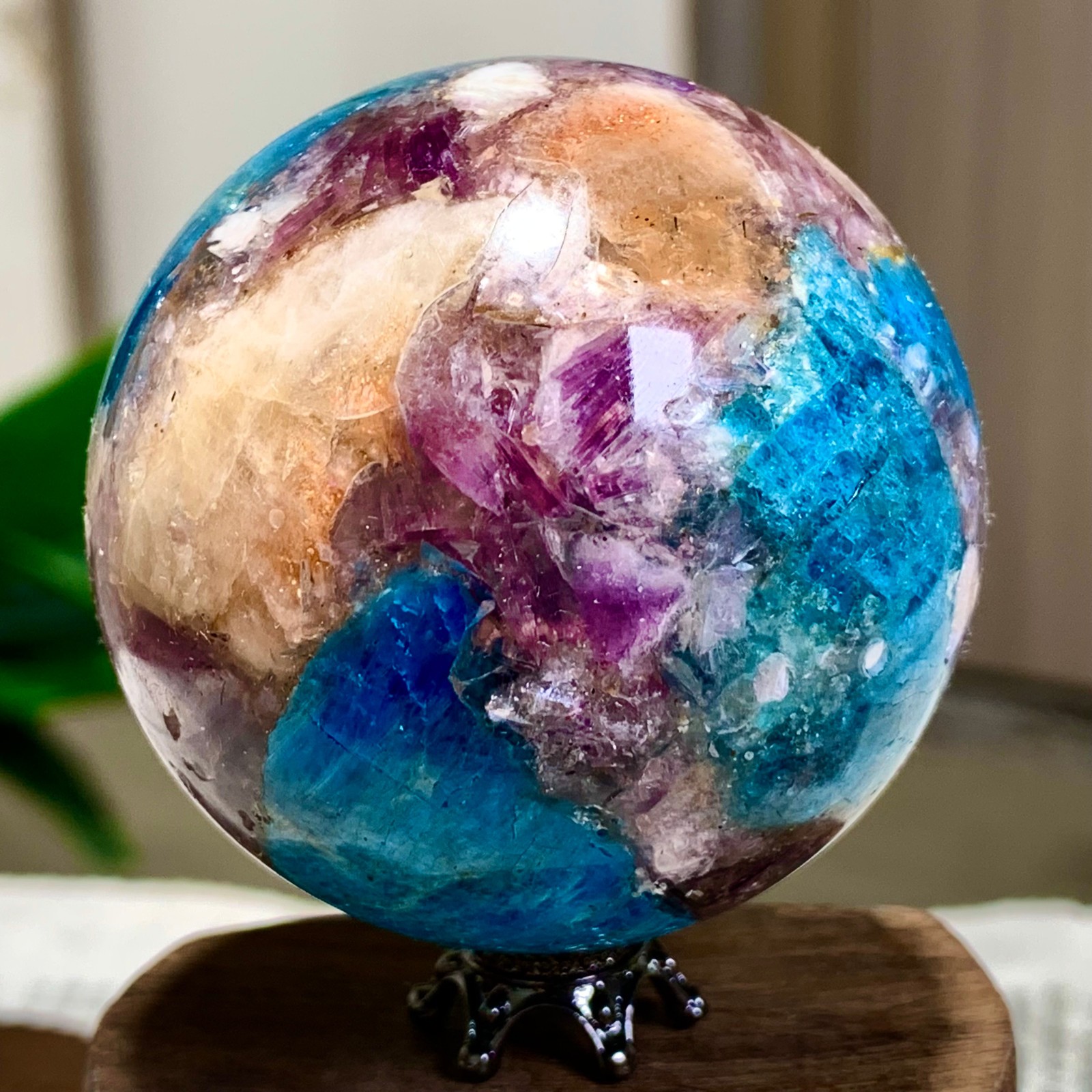 190G Natural Blue Aptite +Sun Stone purple lepidolite Sphere mineral sample