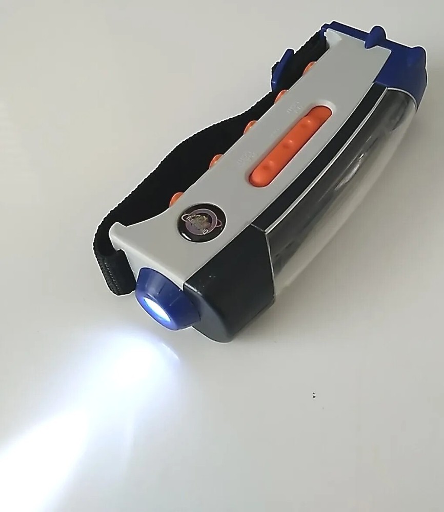 Works-Discovery Kids Handheld Flashlight & UV Light