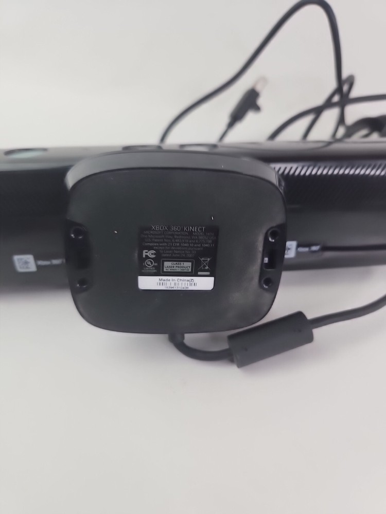 XBox 360 Kinect Sensor Model 1414 + Kinect Adventures Microsoft