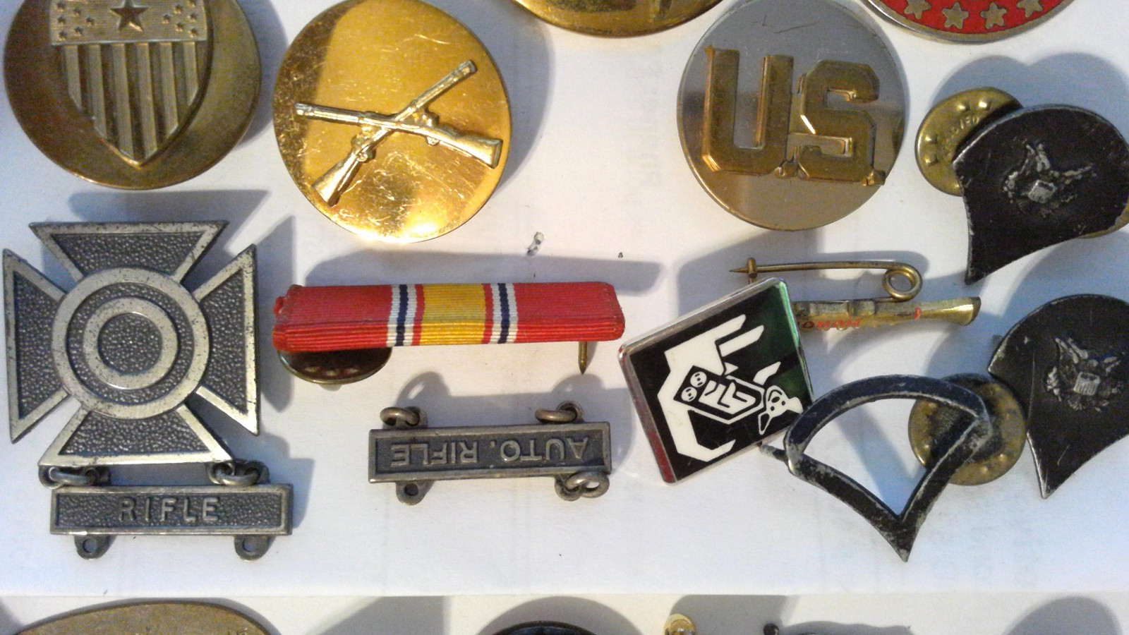 Large lot of Vintage Military Pins Badges Patches Awards and Similar pinbacks