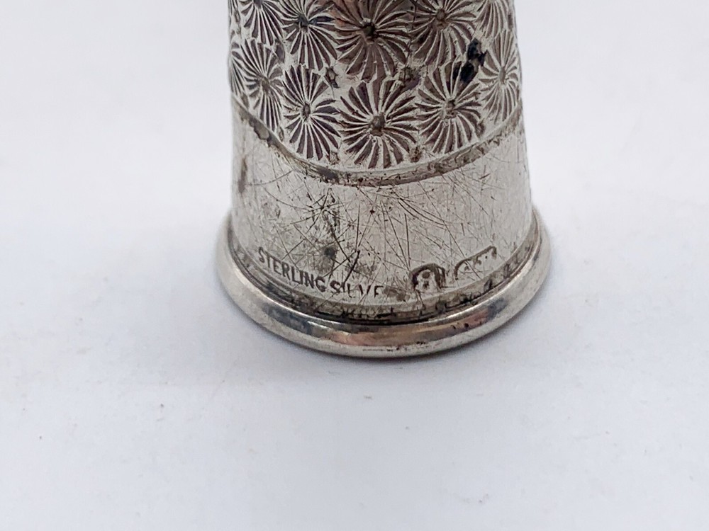 VINTAGE SOLID STERLING SILVER CHARLES HORNER 8 SEWING THIMBLE