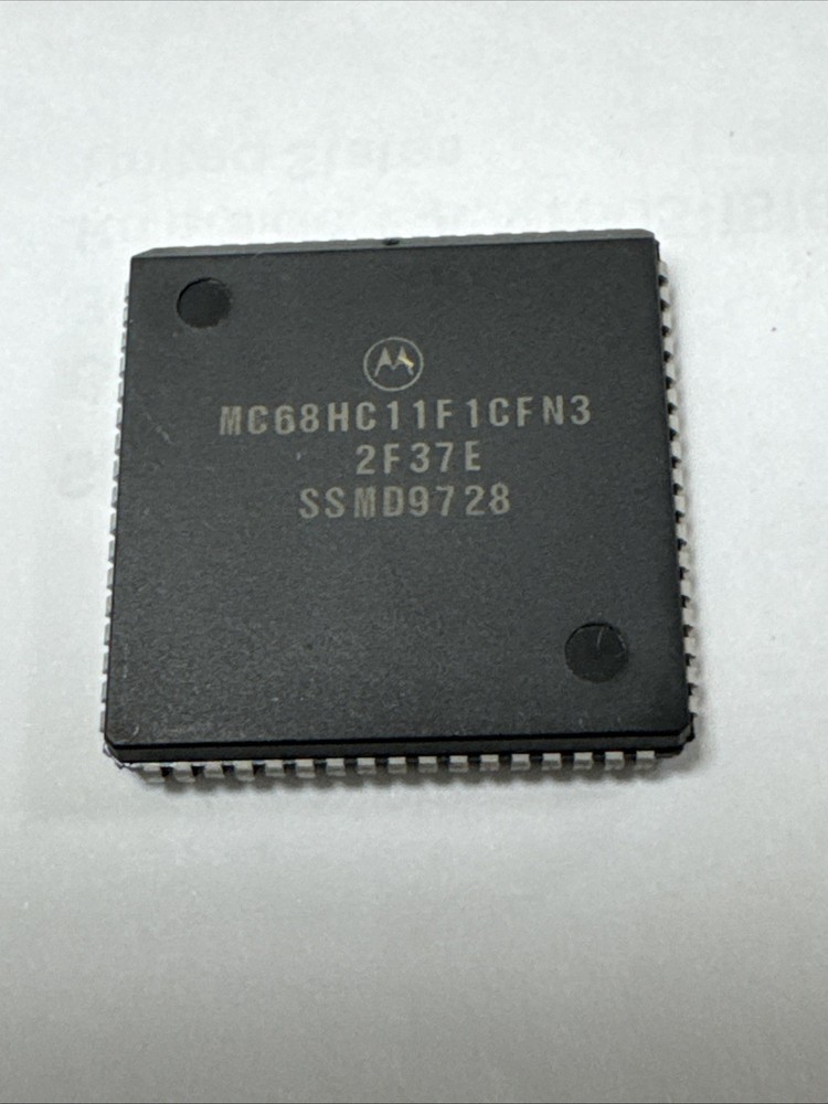 (1) MC68HC11F1CFN3 Microcontroller, 8-Bit, EEPROM, 6800 CPU, 4MHz, HCMOS, PQCC68