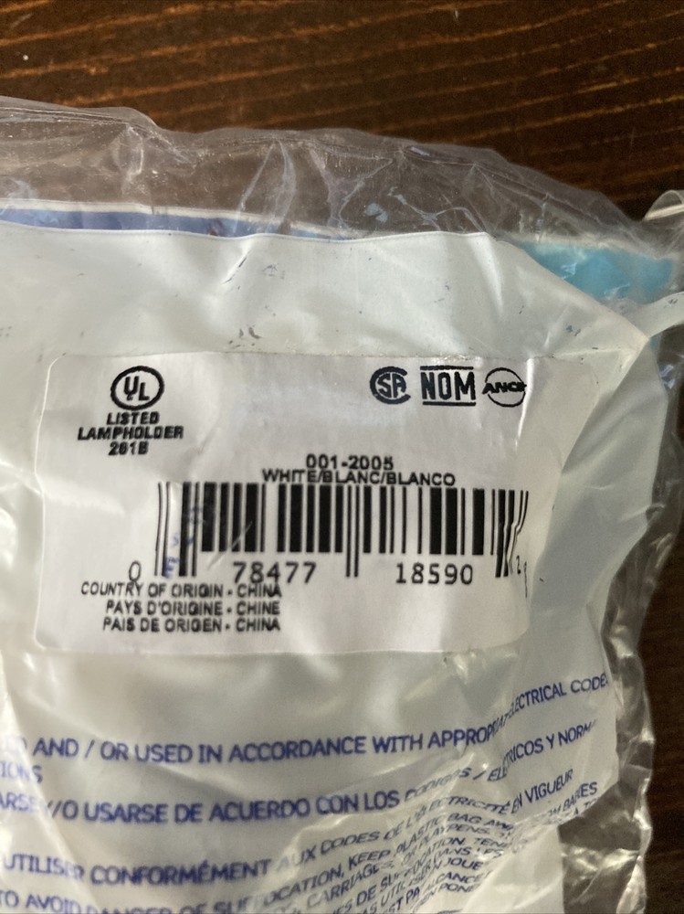 Leviton 001-2005 Lamp Socket Extension