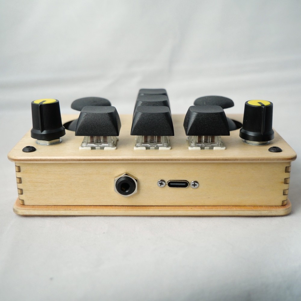 madMidi Wood Enclosed Wireless Midi Controller