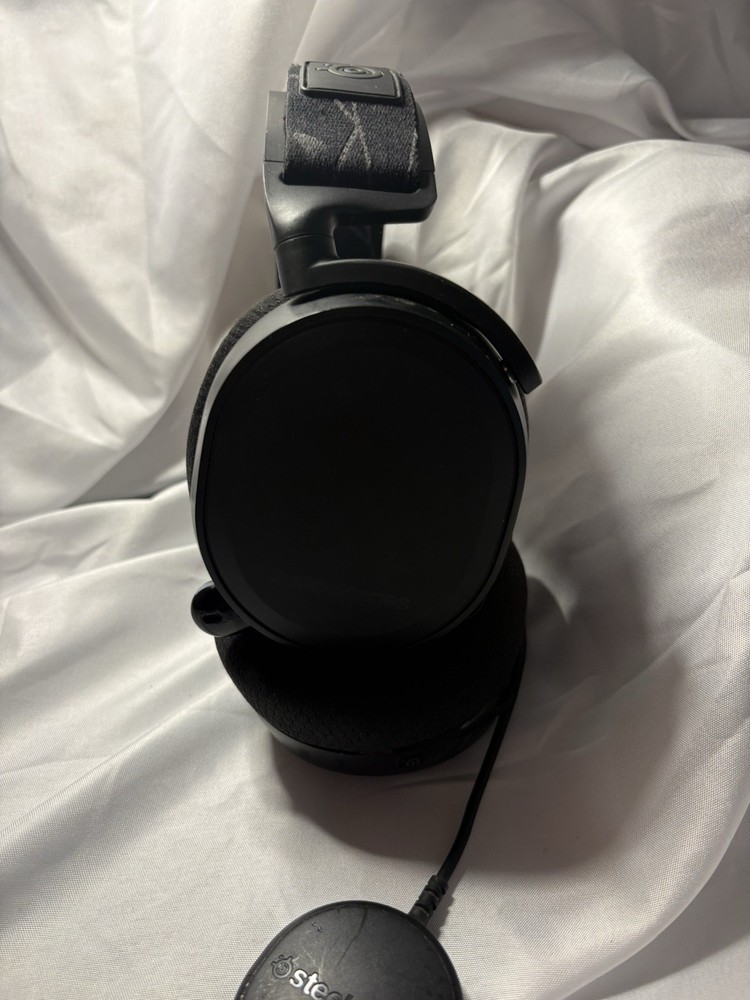 SteelSeries Black USB Gaming Headset Adjustable Headband Over-Ear Double