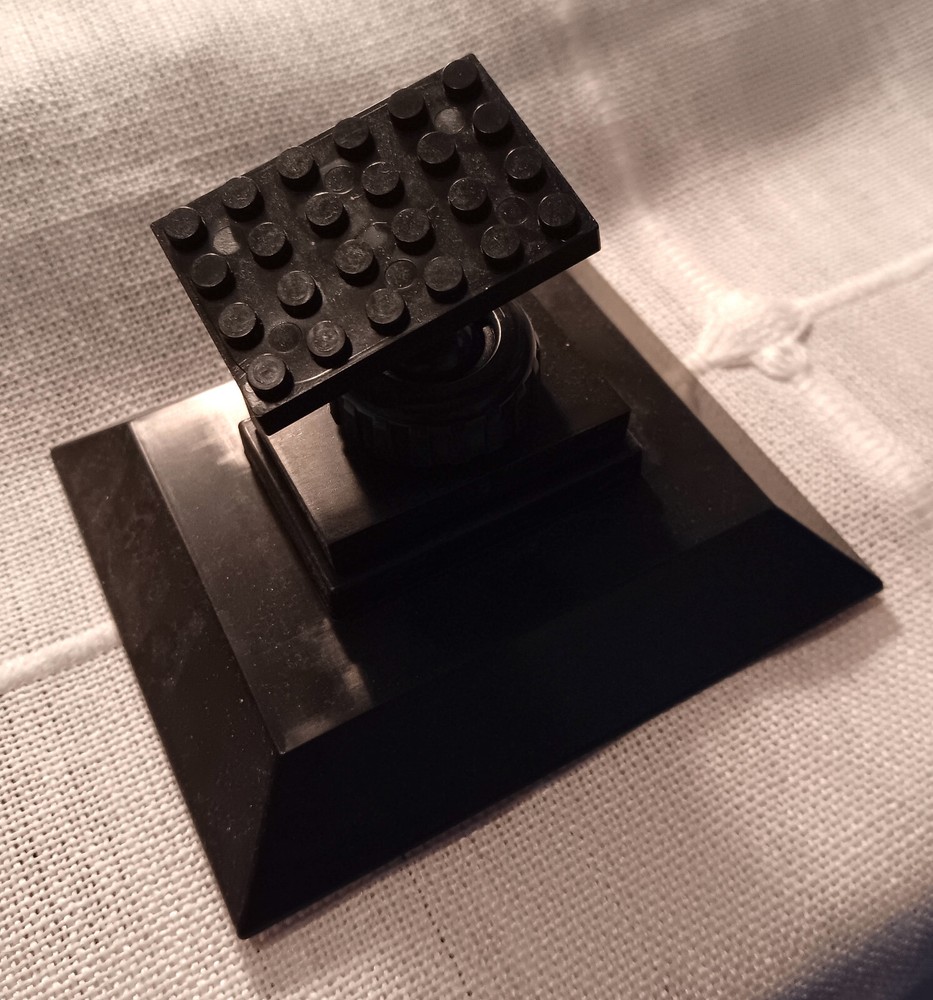 One Brickmaster Displays Infinity Angle Building Block Display Stand