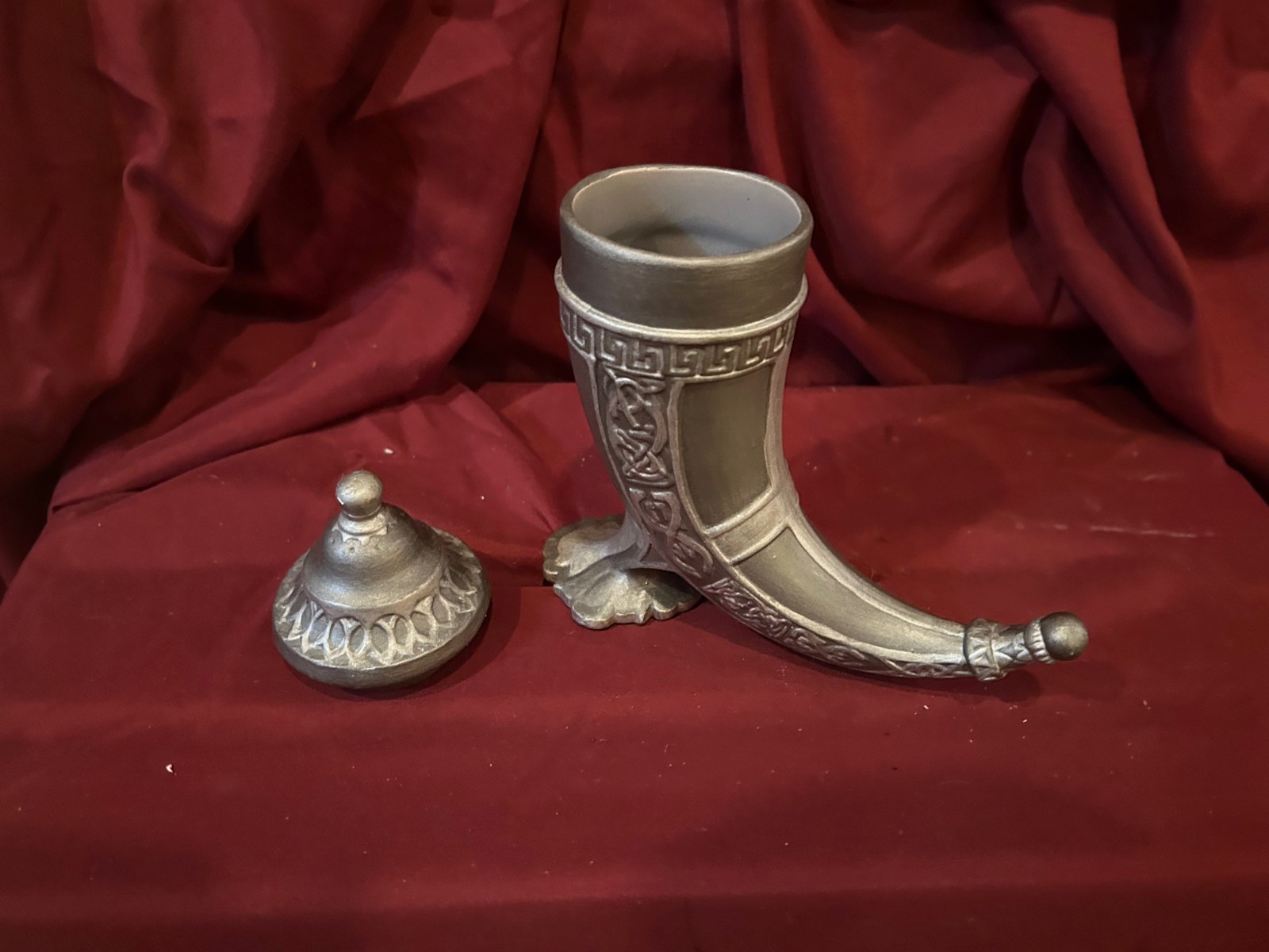Norwegian Viking drinking horn with lid made of pewter 8in height