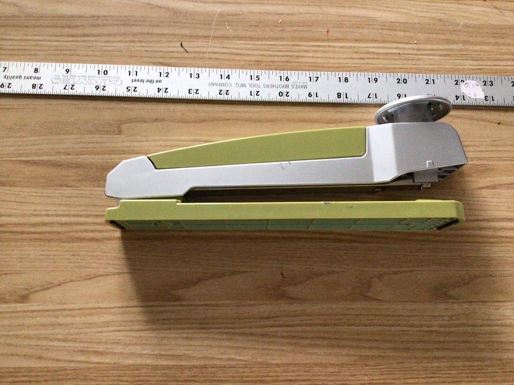 EK success Stapler For Decorative Staple Bars