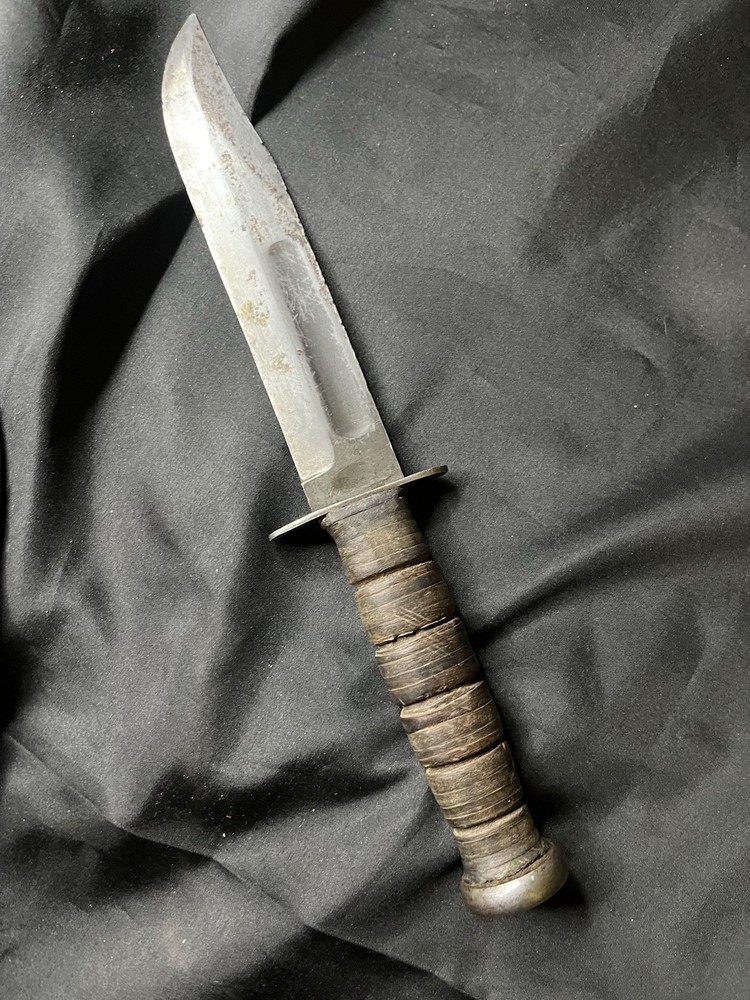 KABAR USMC WWII KNIFE