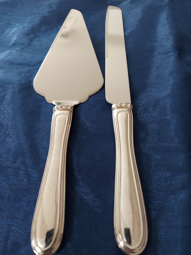 WEDDING CAKE & KNIFE SERVER SET