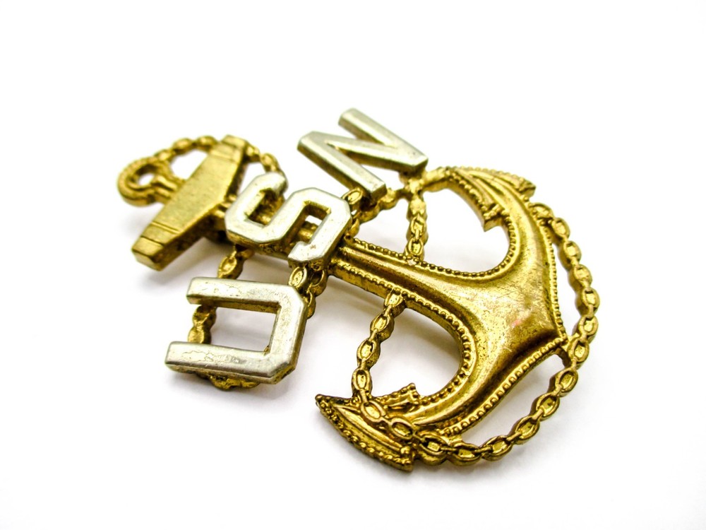Vintage Navy Pin Anchor Rope with old Clasp