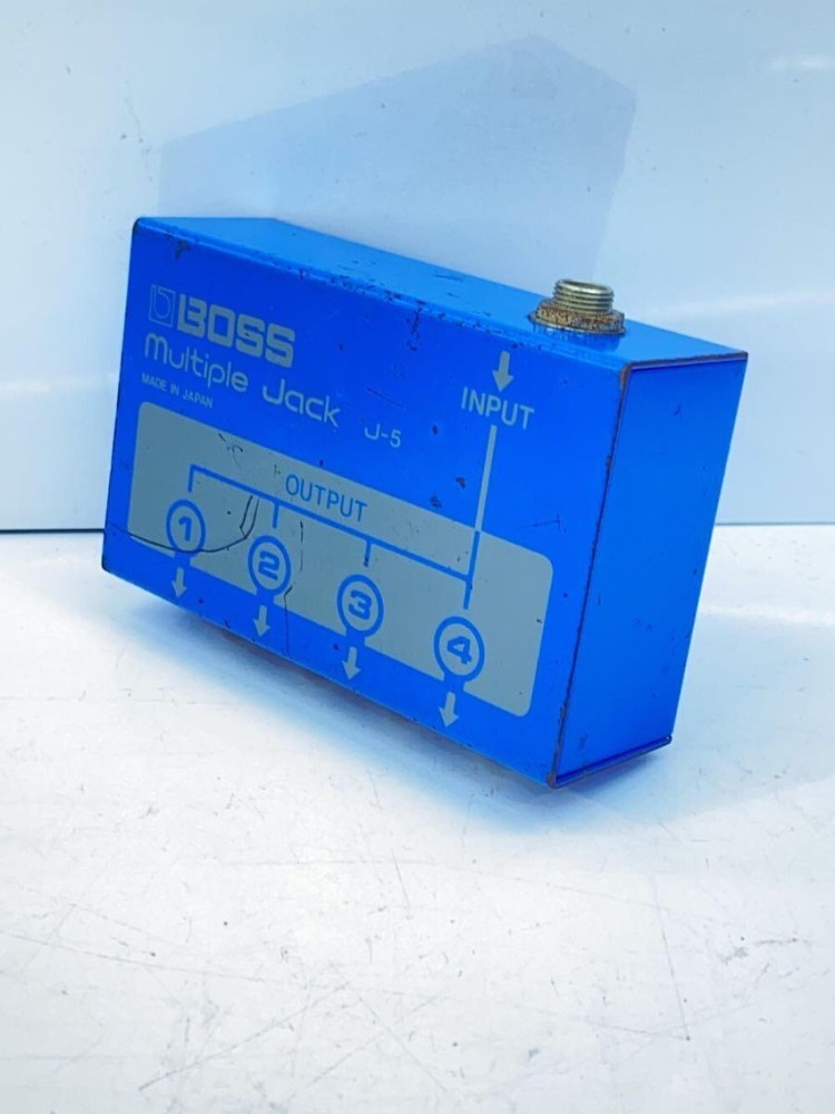 BOSS J-5 Multiple Jack
