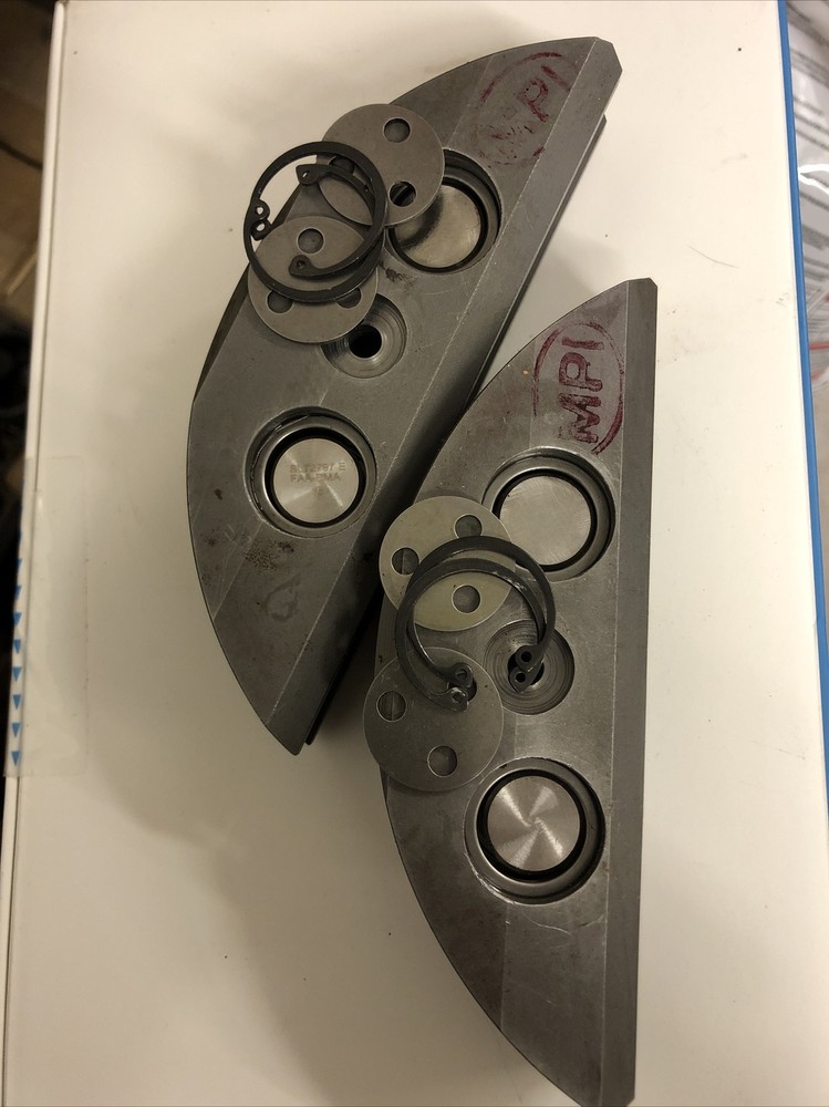 2 SL19227-E Counterweights