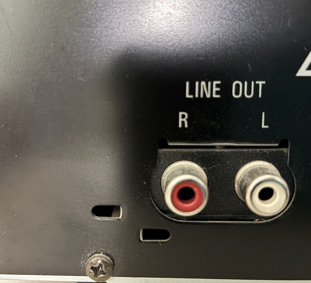 Denon DCD-520 PCM CD Player Digital Audio Untested Powers On No Remote