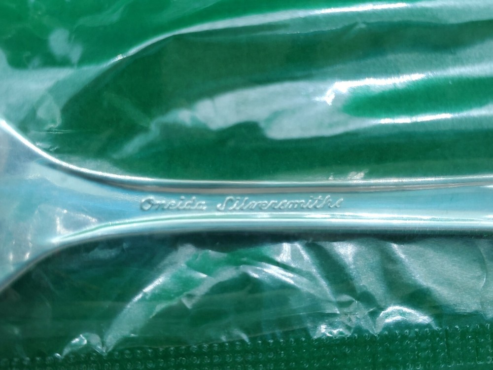 ONEIDA CLAIRHILL Meat Fork