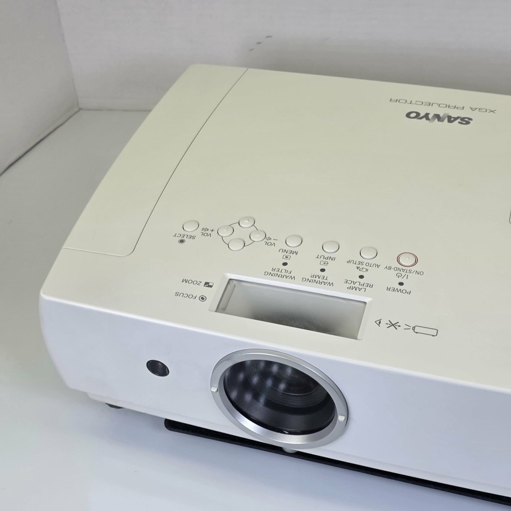 Untested Sanyo PLC-XC56 XGA projector