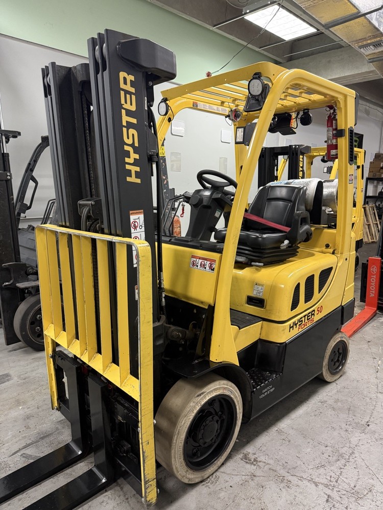 Hyster Forklift 5000 LBS Capacity