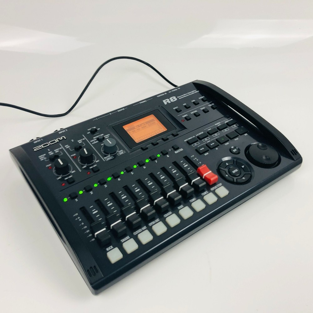 Zoom R8 Multitrack Digital Recorder 8-track MTR Sampler Working Order