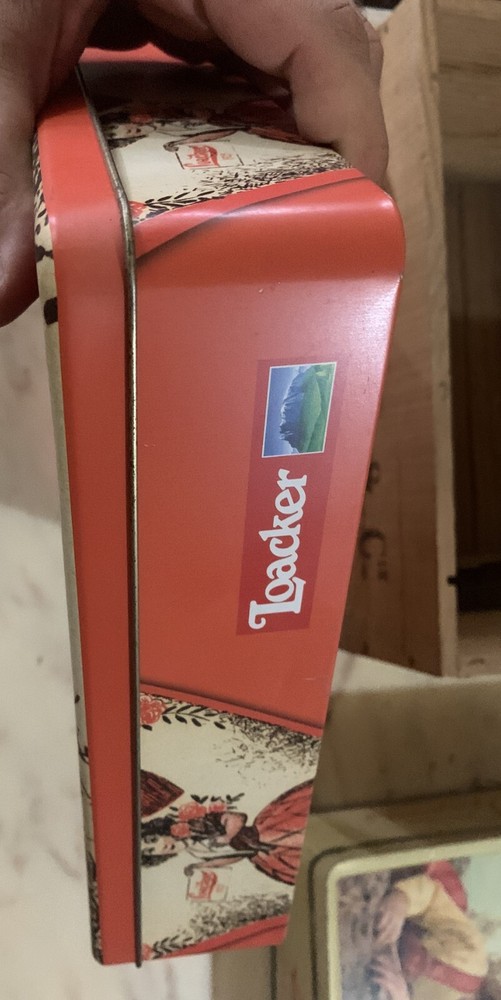 LARGE LOACKER TIN BOX