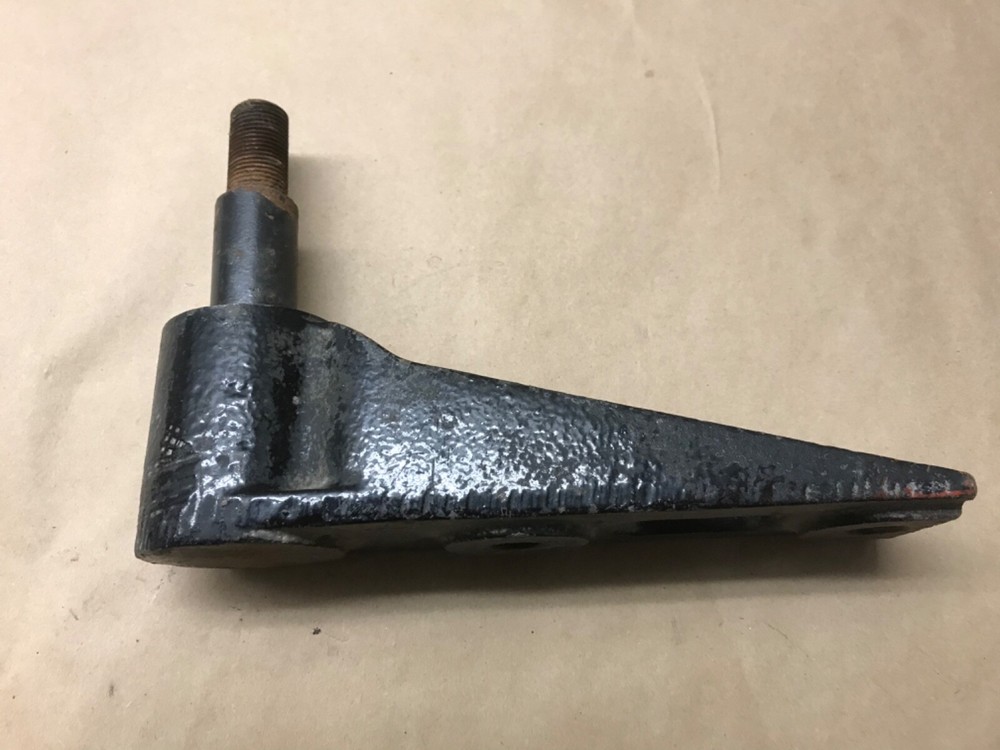 Freightliner Front Upper Shock Mount