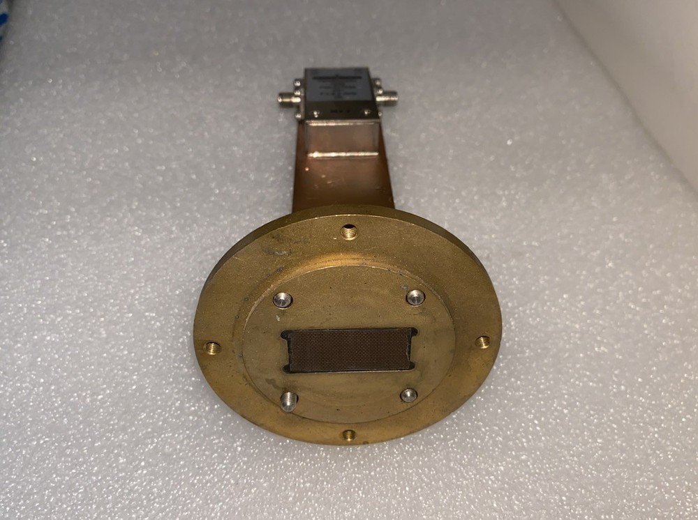 ADAPTER PANEL 7.1-8.5 GHZ WR 112 -- Length 14 cm With Built-in Circulator