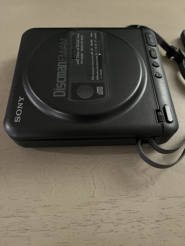 Sony D-T2 Discman FM/AM CD Compact Player