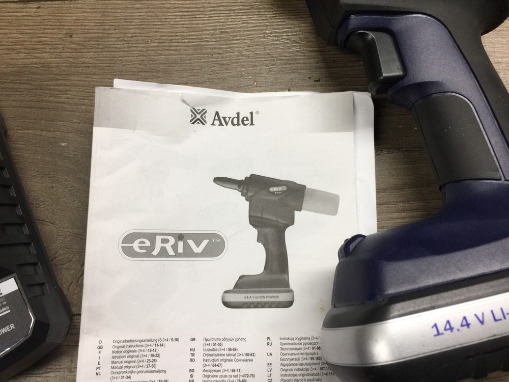 AVDEL E RIVE BATTERY POWER RIVET GUN