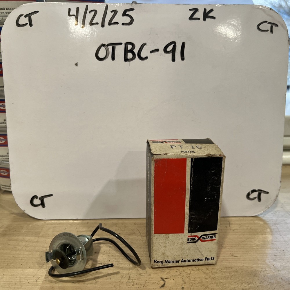 BORG WARNER Pigtail Light Socket PT-16 NEW