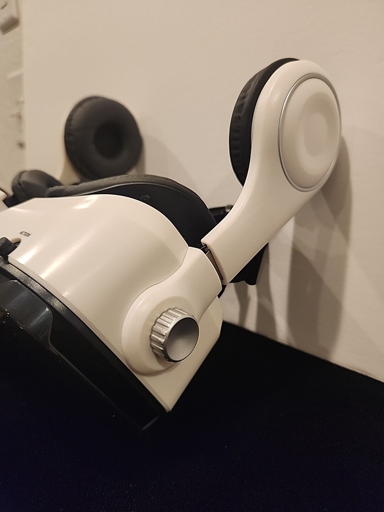 iLIVE Virtual Reality (VR) Glasses