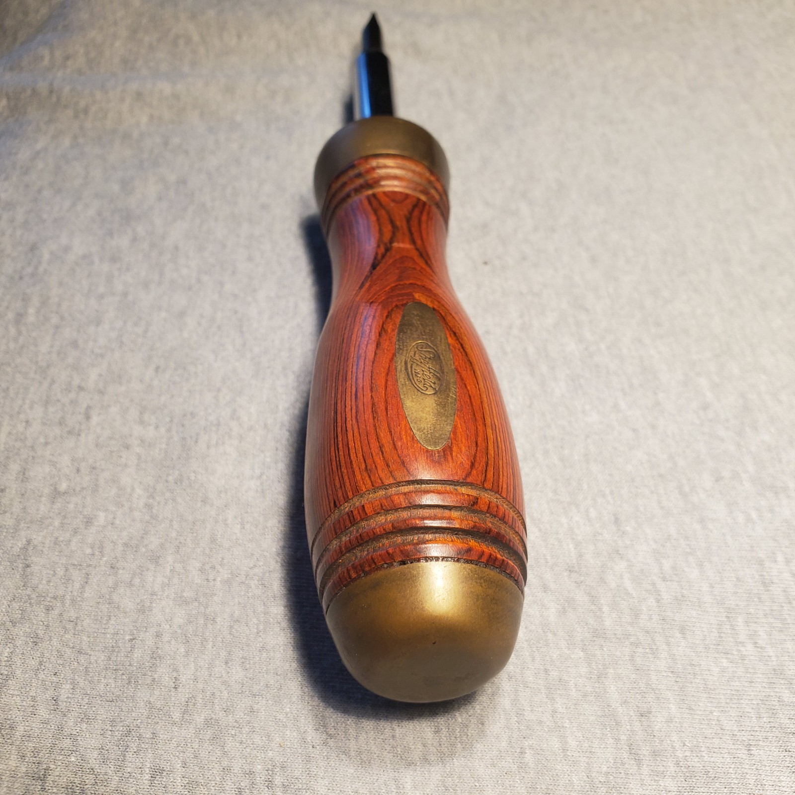 Sheffield MFG 9" Level And 4 In 1 Scewdriver Hardwood And Brass