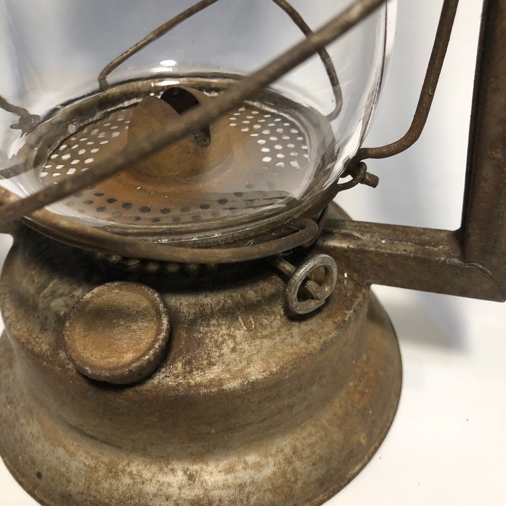 Antique Dietz Victor Lantern With Globe