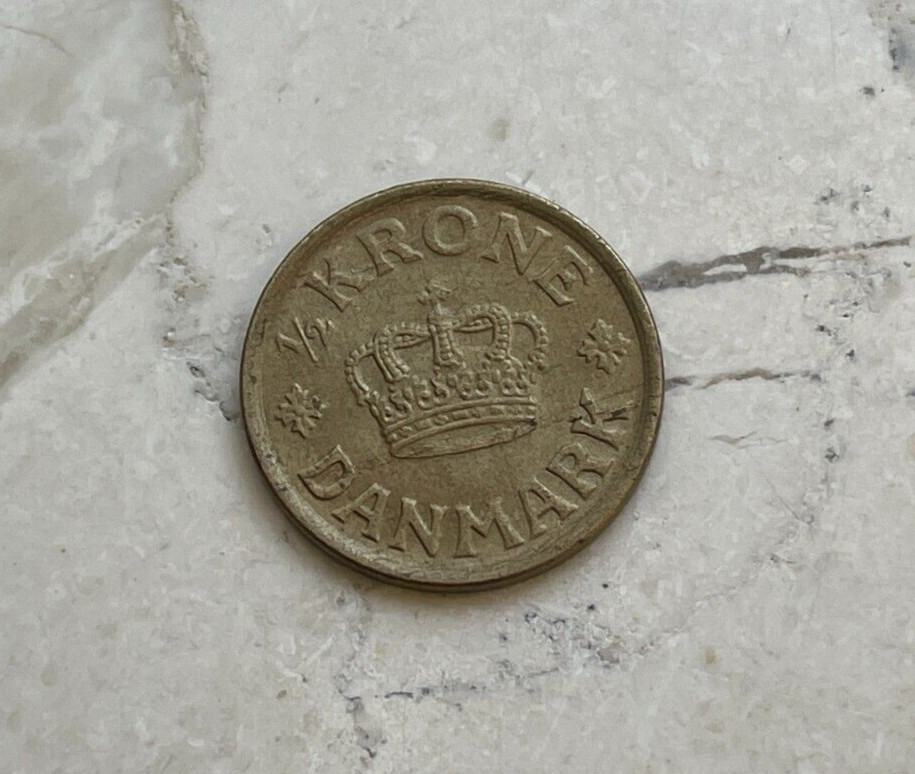 1925 Denmark 1/2 Half Krone - Very Nice