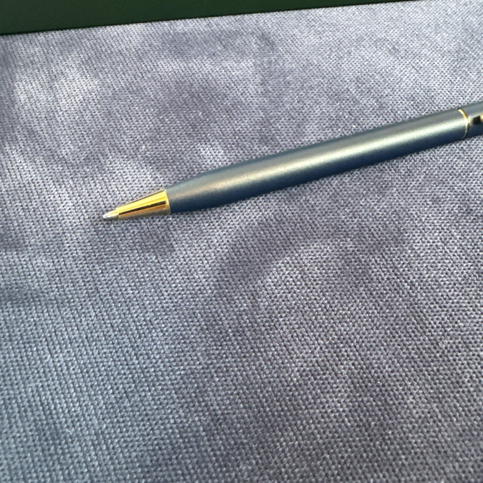 CROSS CLASSIC CENTURY SATIN BLUE WITH 23KT GOLD TRIM BALLPOINT PEN