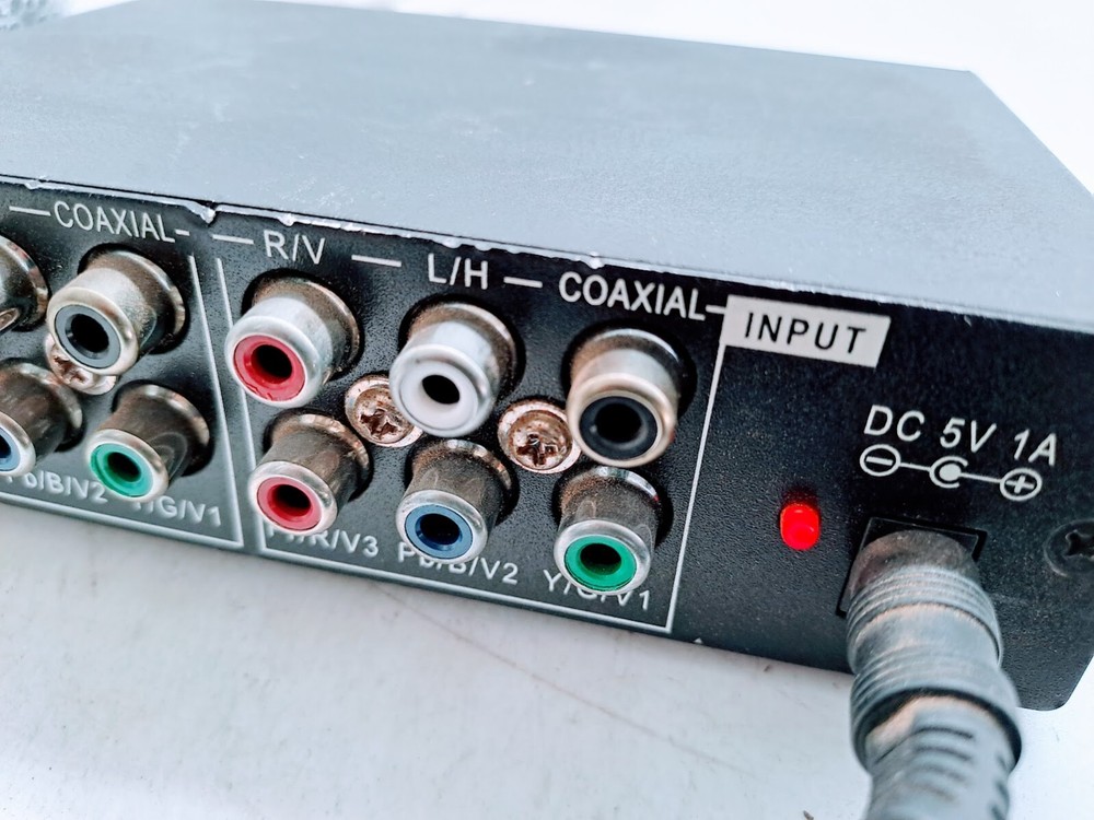 Startech ST123HDA 3-Port Component Video Splitter With Adapter