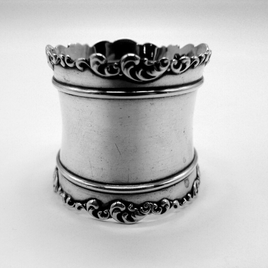 Scroll Border Napkin Ring Wallace Sterling Silver Mono ECM