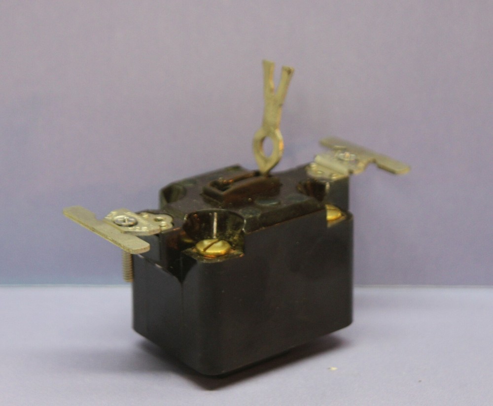 ⚡ Vintage Toggle Keyed Locking Switch, Double-Pole DPST, Momentary, 20A , Bryant