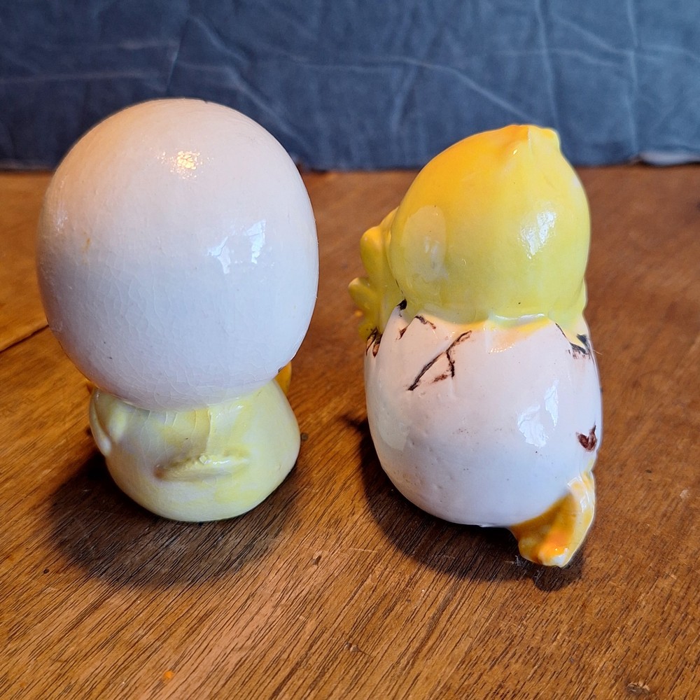 Vintage Chicks Hatching Eggs Ceramic Figurines Easter/Spring 2.5" Tall