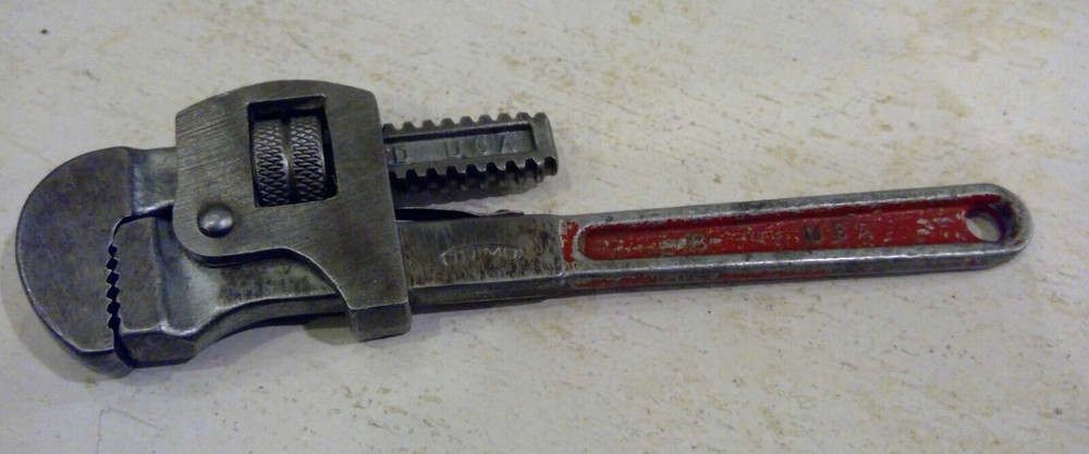 SMALL TRIMO SIZE 8" ADJUSTABLE PIPE WRENCH - VINTAGE
