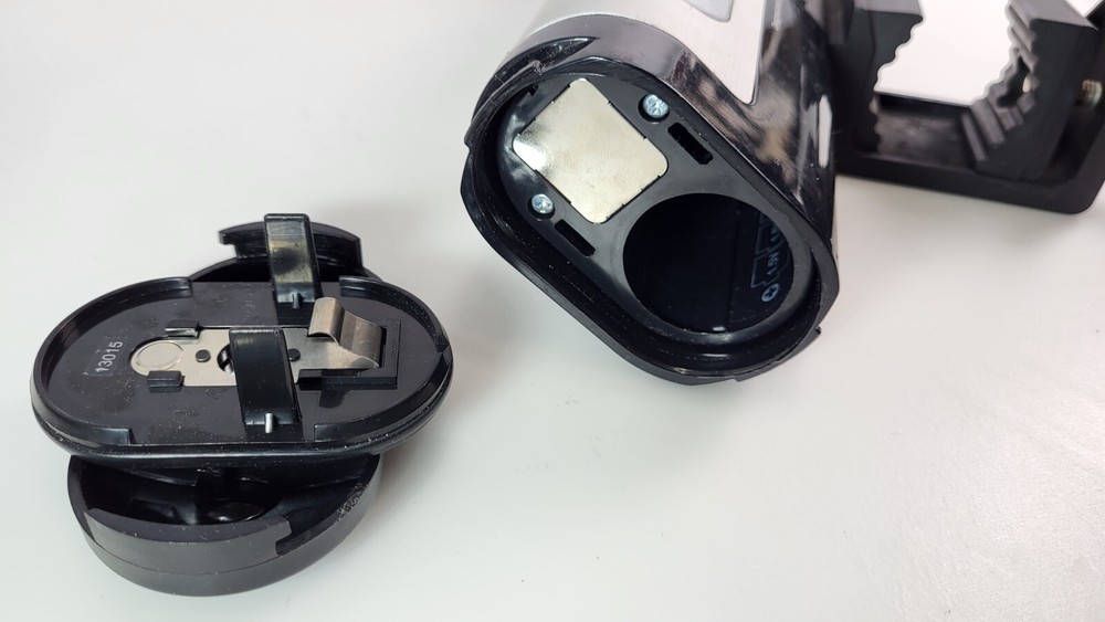 Brookstone BBQ Grill Light Adjustable Clamp Pivot Wireless Battery Operated