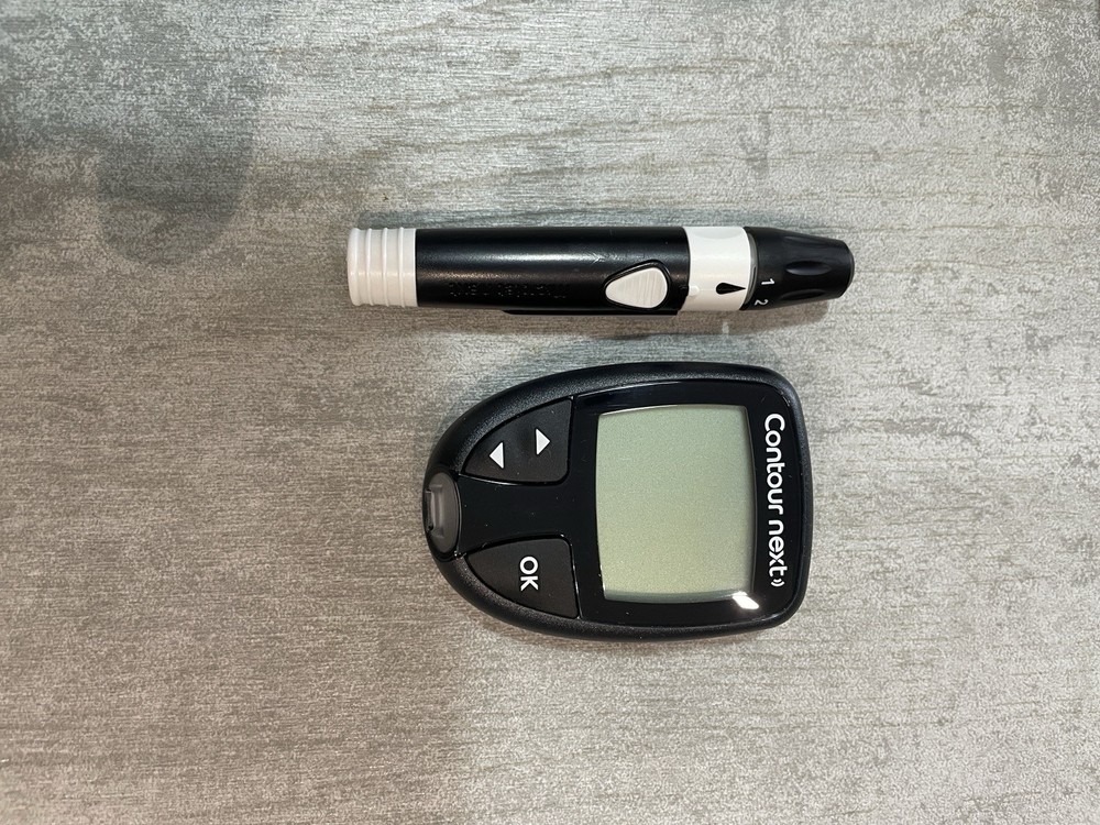 Contour Next Glucometer + 1 Stung Pen