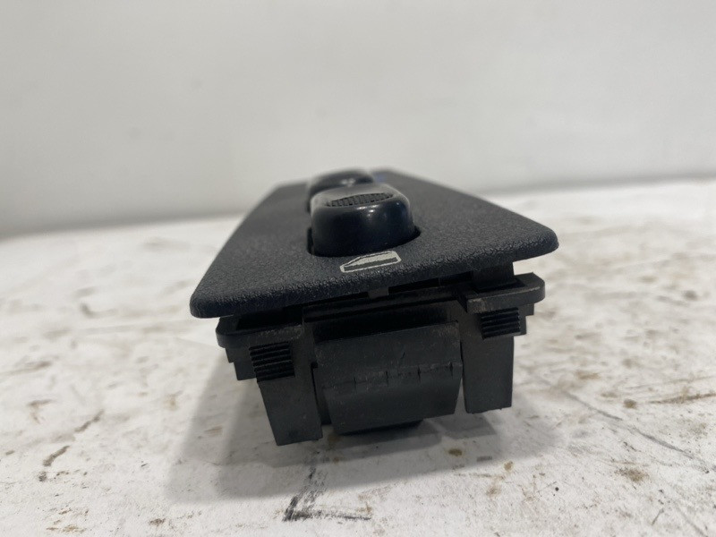 2018 Freightliner Cascadia Power Window Switch (745-10163)