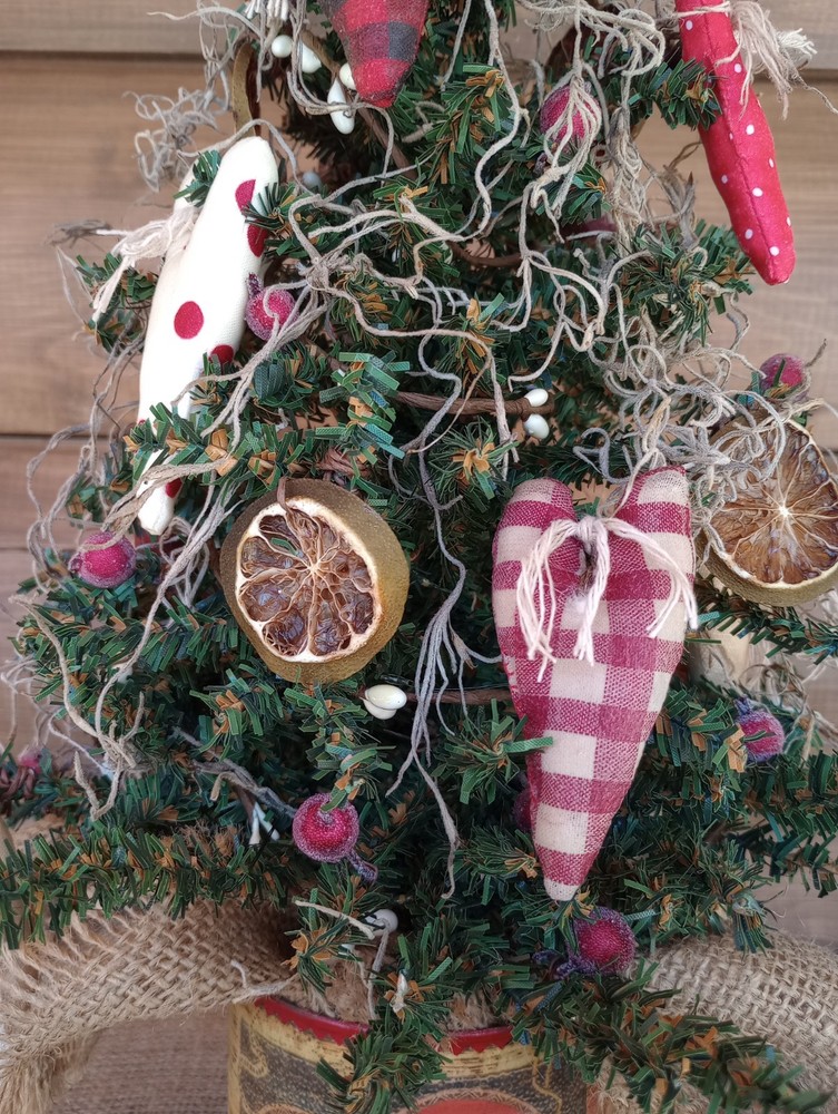 Primitive Valentine's Day Tree