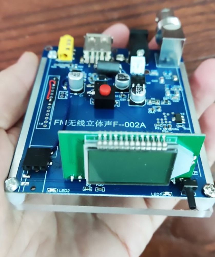 FM Transmitter PLL Stereo 108MHz Digital Radio broadcast Station Antenna 0.5w