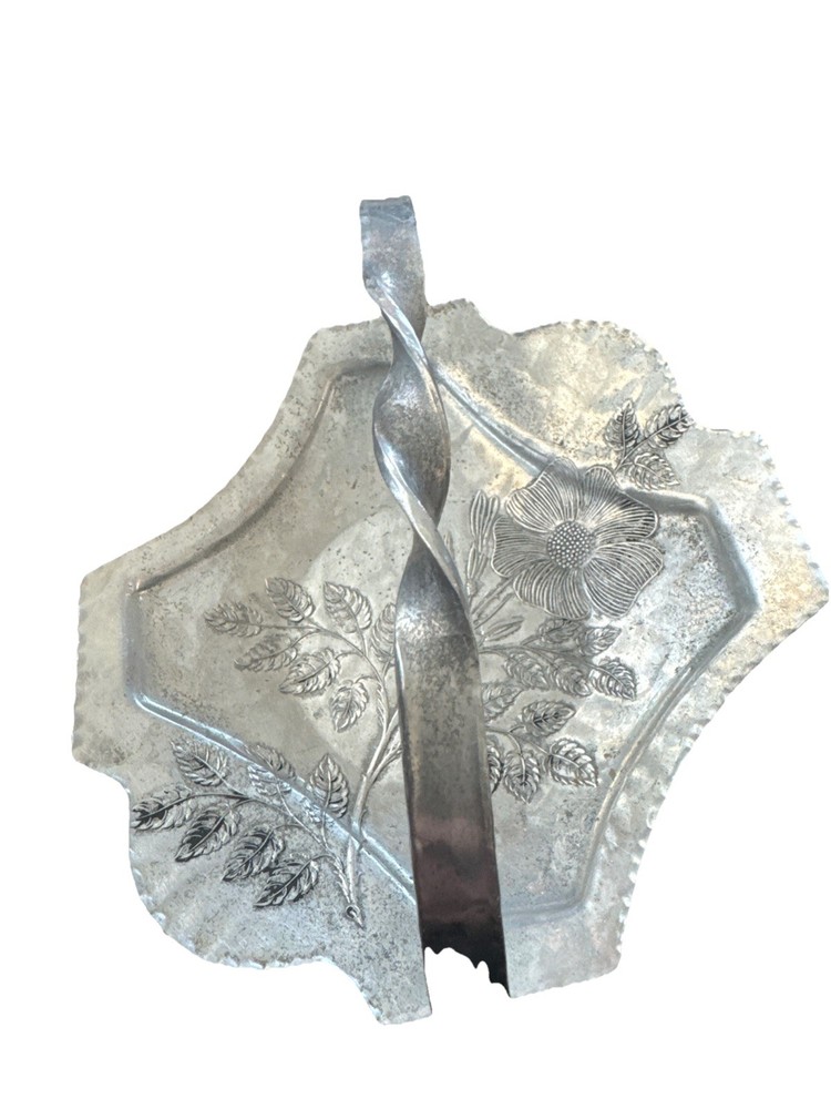 Vintage Continental Silver Co Hand Wrought Silverplate Trinket Tray