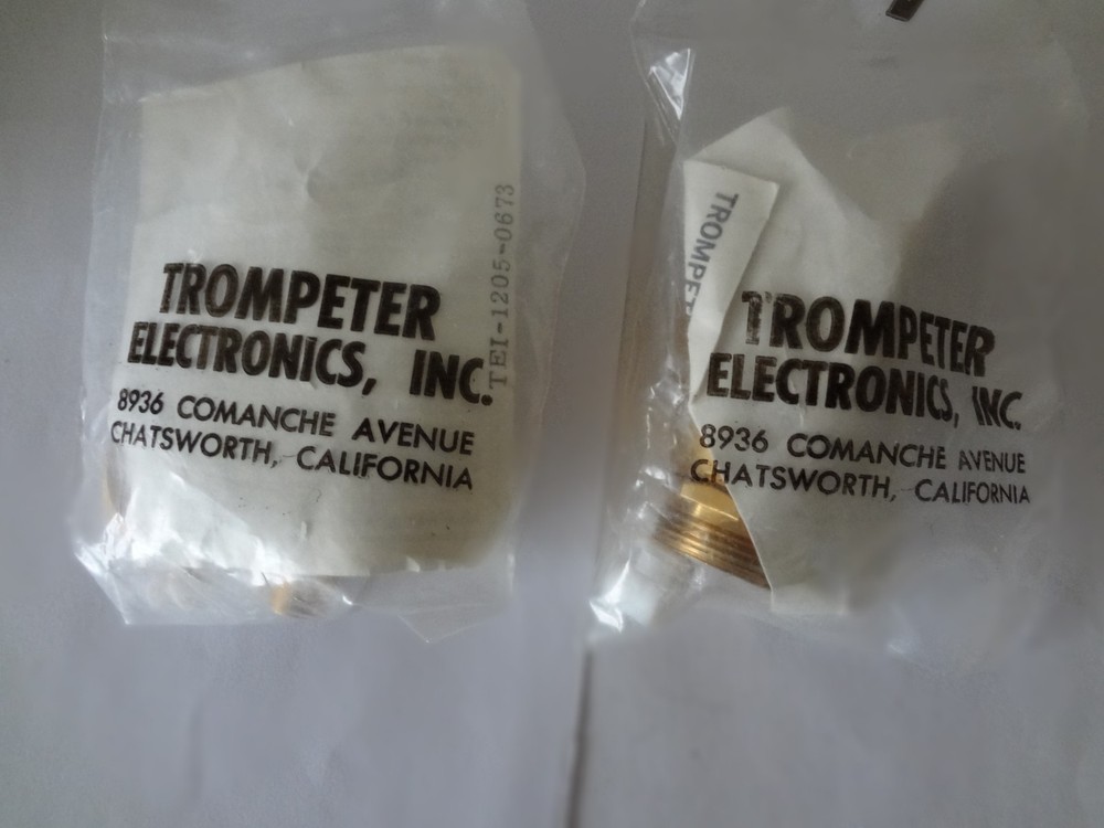 Two Trompeter connectors TEI-1205-0673