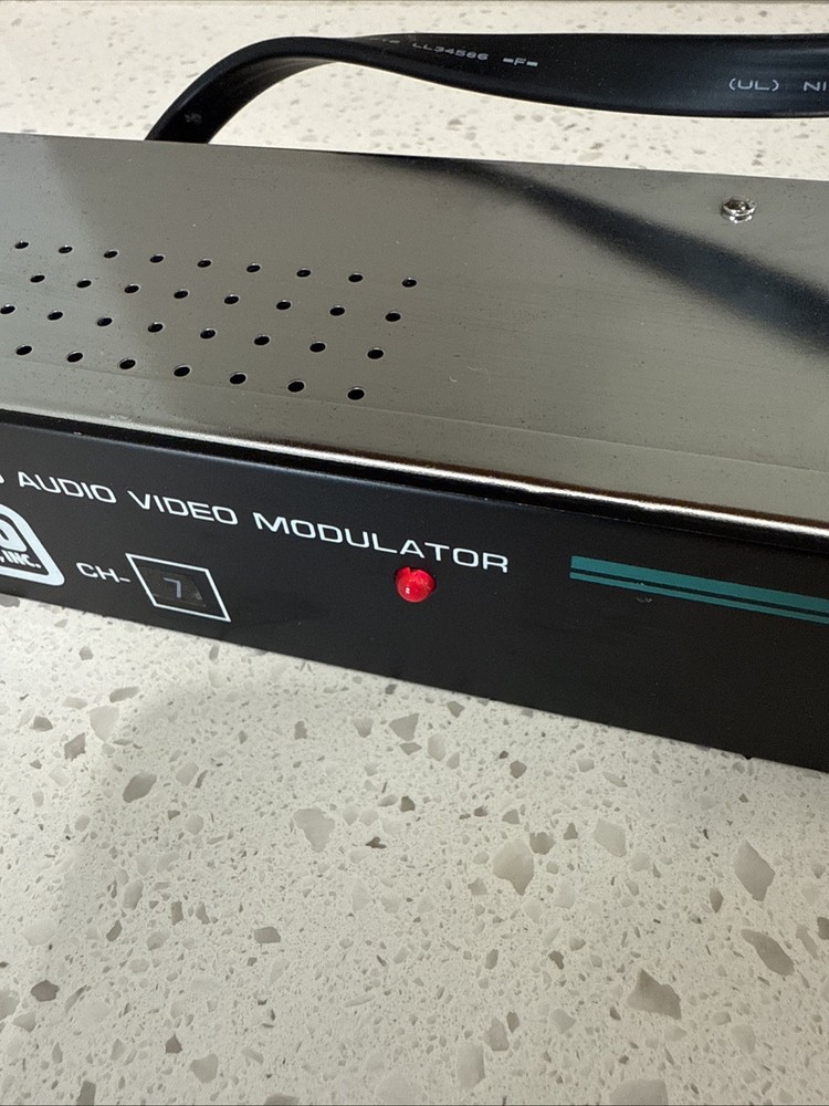 TESTED/WORKING Pico Macom PCM55 Audio / Video Modulator