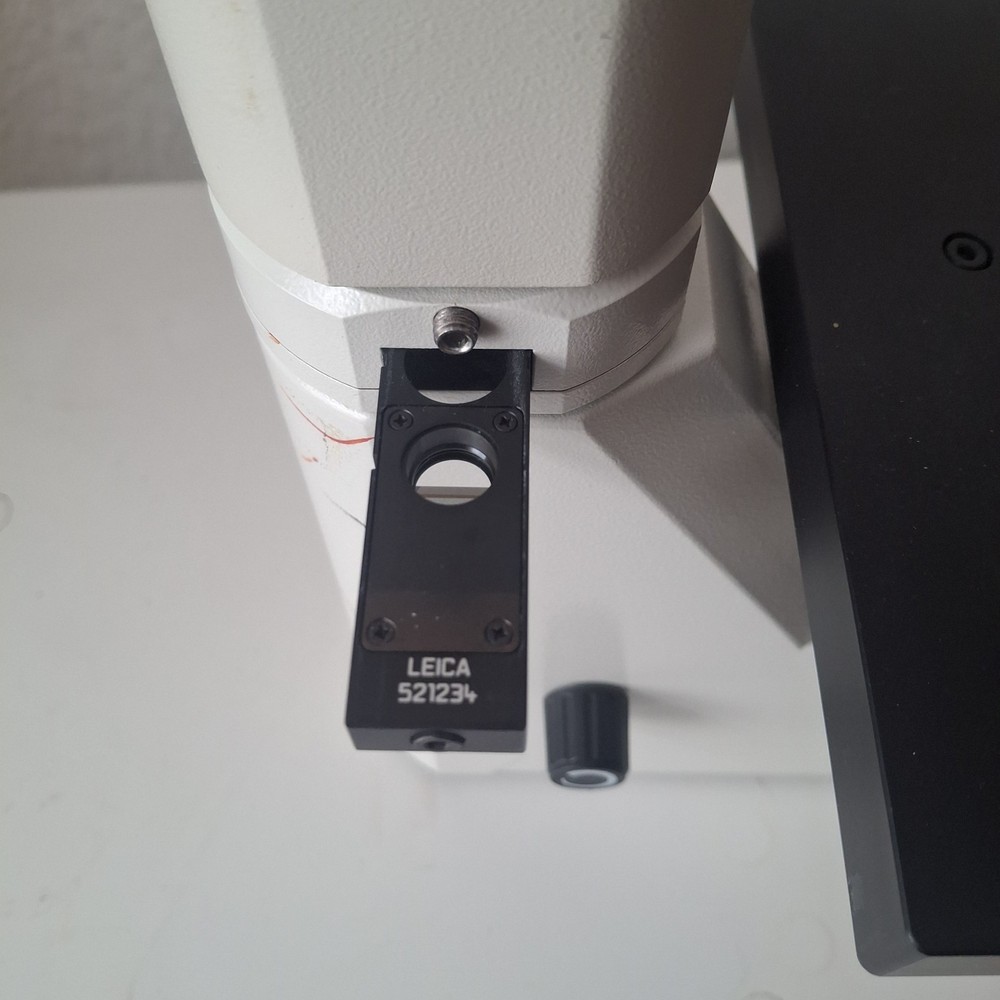Leica / Leitz DMIL Inverted Phase Contrast Microscope with Objectives